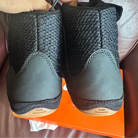 Nike Inflict 3  Wrestling Shoes black and gold - Picture 8 of 12